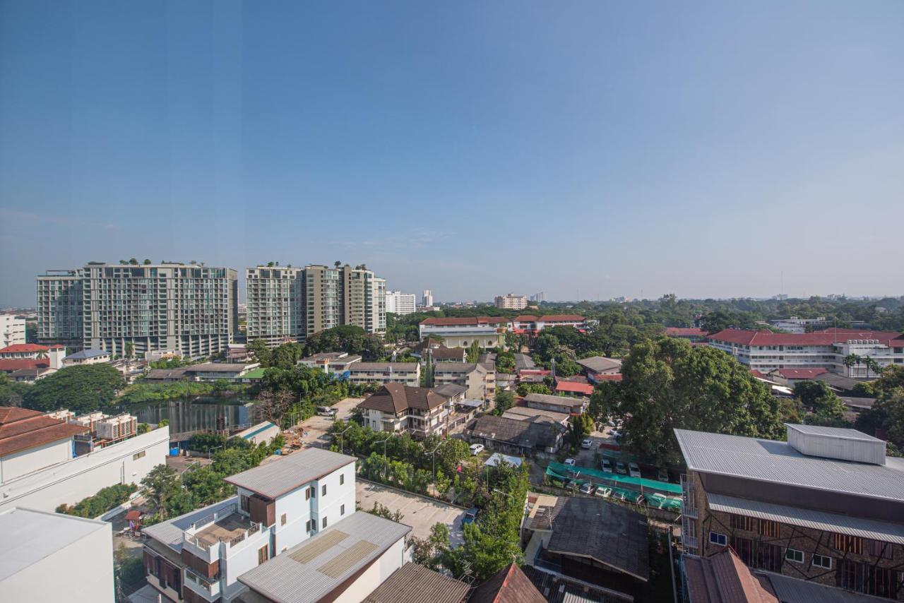 The Empress Premier Chiang Mai - Sha Extra Plus Exterior foto View of the district